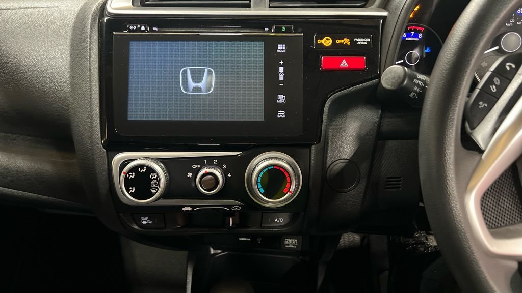 Used Honda Jazz 2016 for sale - 76570345: Photo 3