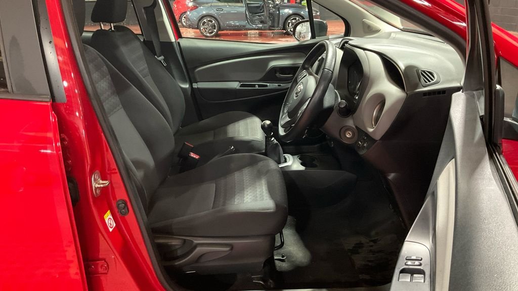 Used Toyota Yaris 2016 for sale - 76711233: Photo 2