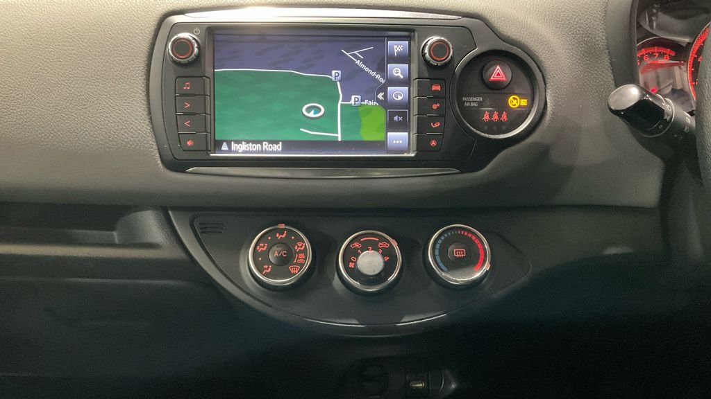 Used Toyota Yaris 2016 for sale - 76711233: Photo 3