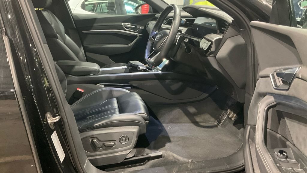 Used Audi e-tron 2021 for sale - 77288416: Photo 2