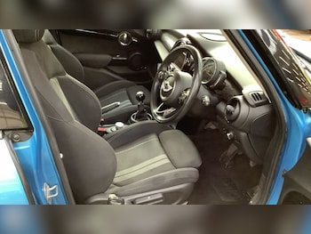Used MINI Hatch 2018 for sale - 76132607: Photo