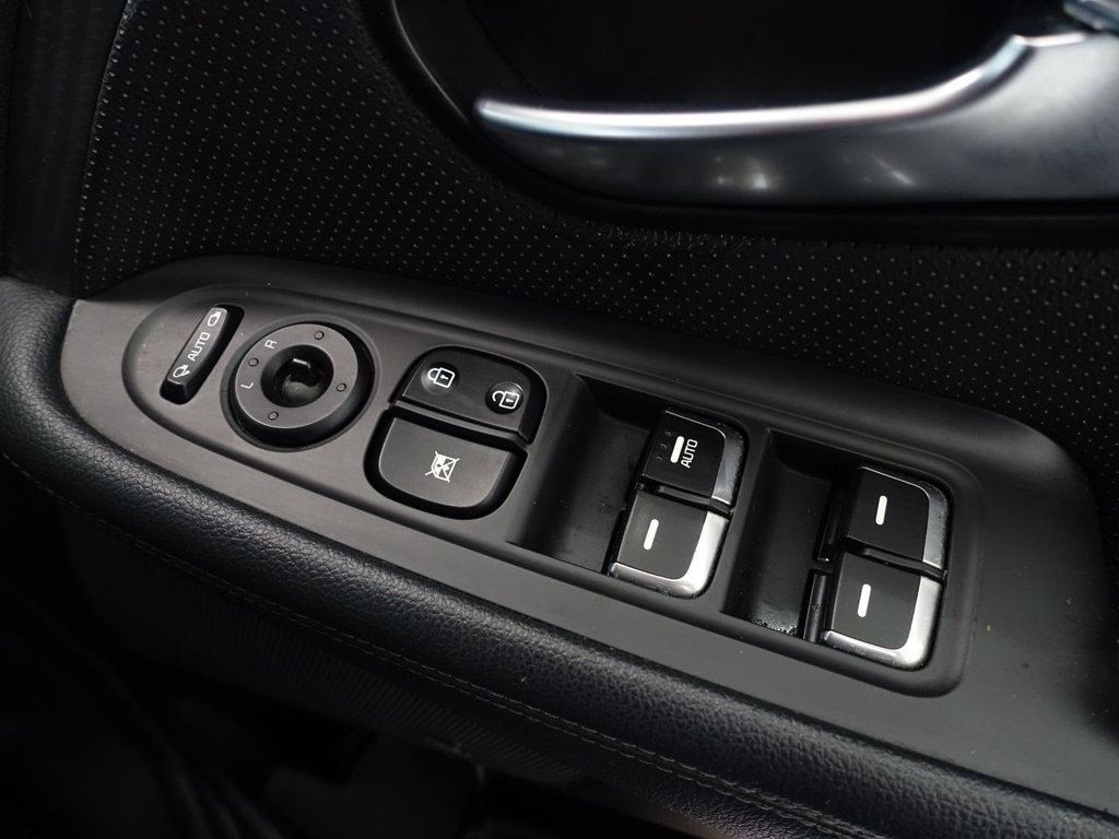 Used Kia Carens 2017 for sale - 77026767: Photo 32