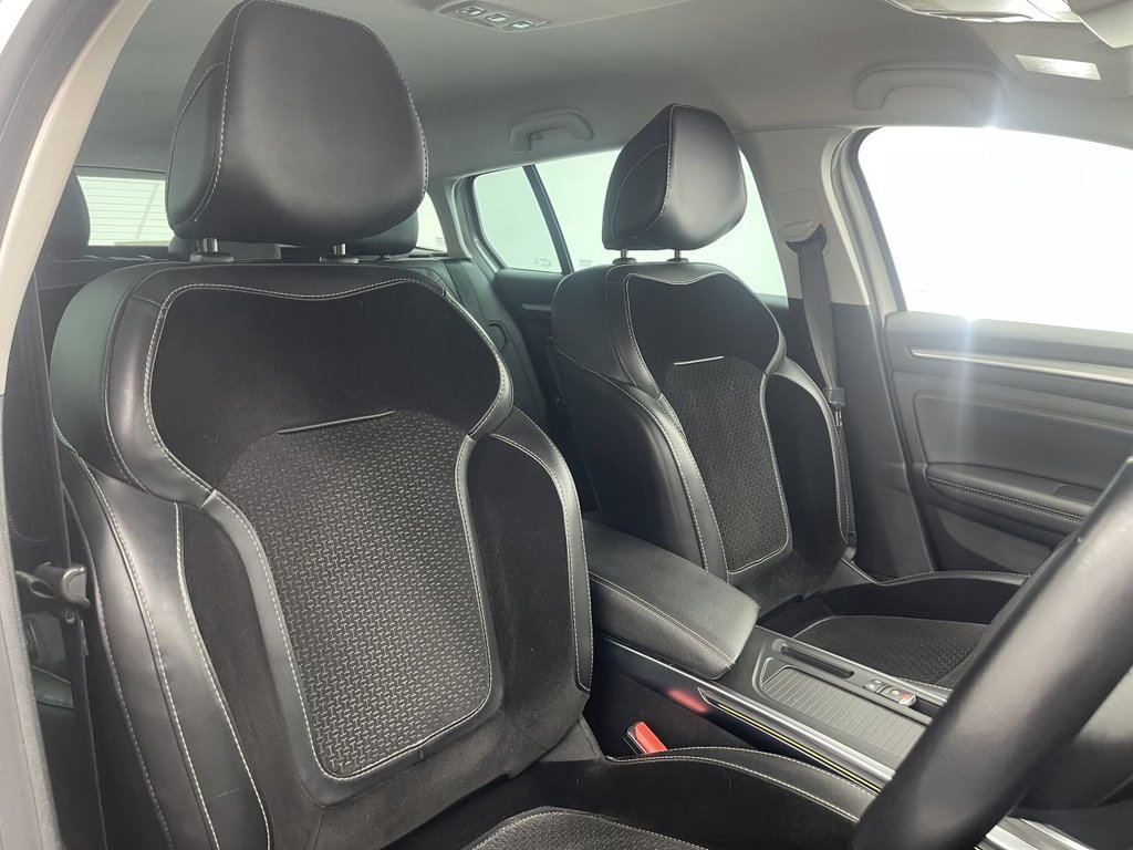 Used Renault Megane 2018 for sale - 76132595: Photo 2