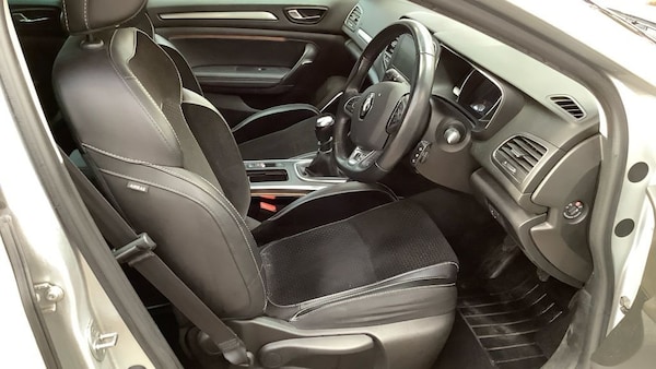 Used Renault Megane 2018 for sale - 76132595: Photo 2