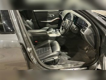 Used BMW 3 Series 2019 for sale - 77356596: Photo