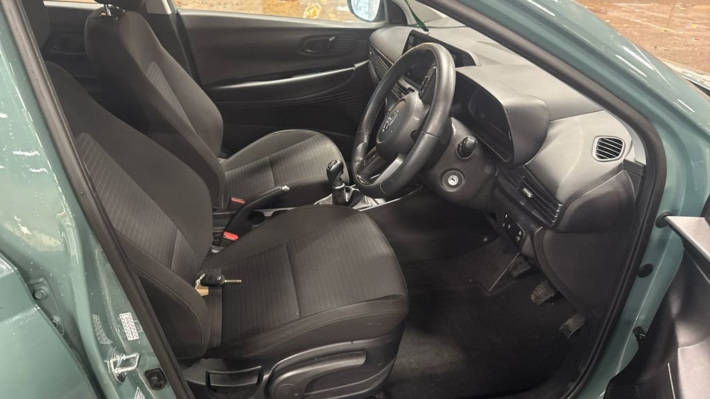 Used Hyundai i20 2023 for sale - 76570356: Photo 2