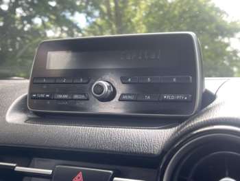 Used Mazda Mazda2 2016 for sale - 74558192: Photo