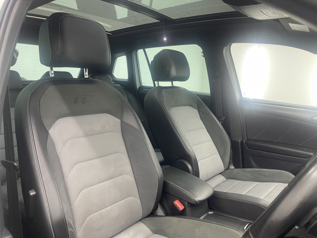 Used Volkswagen Tiguan 2017 for sale - 76132637: Photo 2