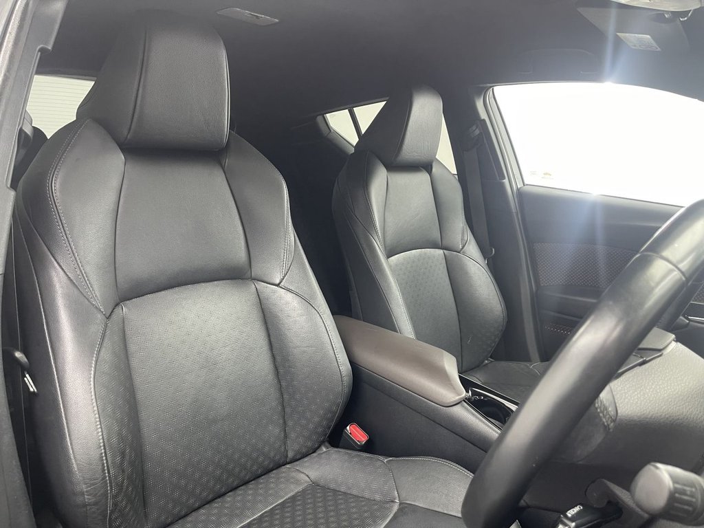 Used Toyota C-HR 2018 for sale - 76291673: Photo 2