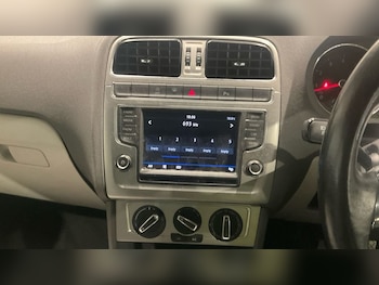 Used Volkswagen Polo 2017 for sale - 76163118: Photo