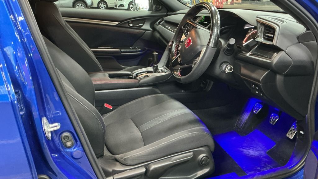 Used Honda Civic 2018 for sale - 76731178: Photo 2