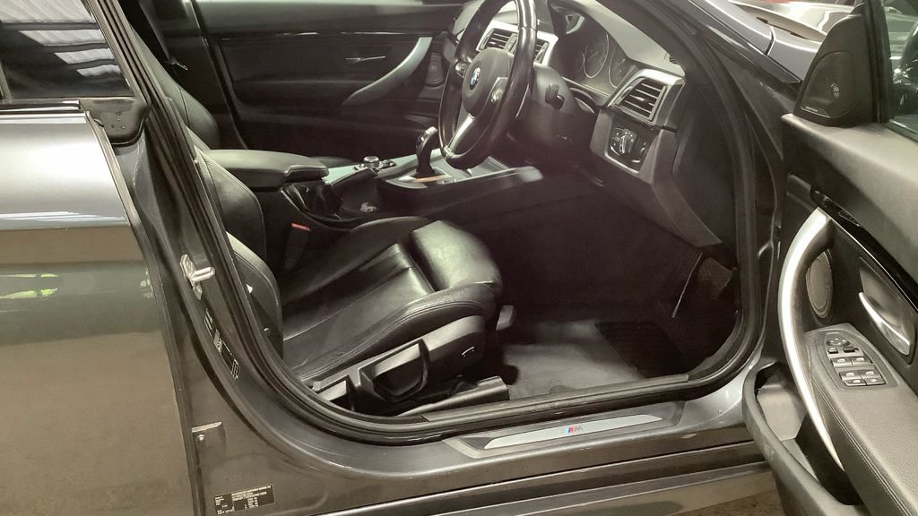 Used BMW 3 Series 2017 for sale - 76163126: Photo 2