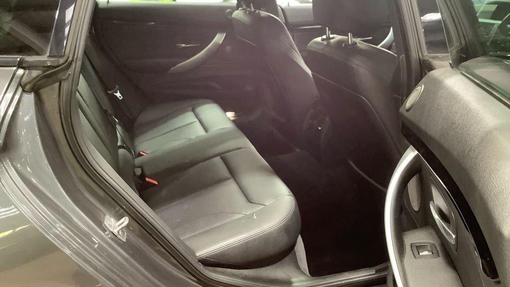 Used BMW 3 Series 2017 for sale - 76163126: Photo 9