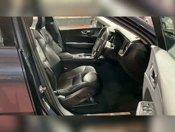 Used Volvo XC60 2019 for sale - 77313372: Photo