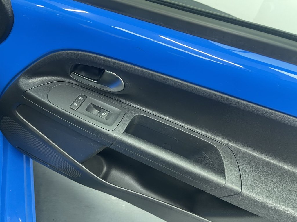 Used Volkswagen up! 2014 for sale - 76631657: Photo 14
