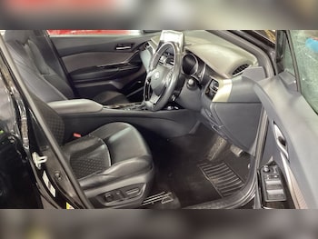 Used Toyota C-HR 2020 for sale - 76291900: Photo 2