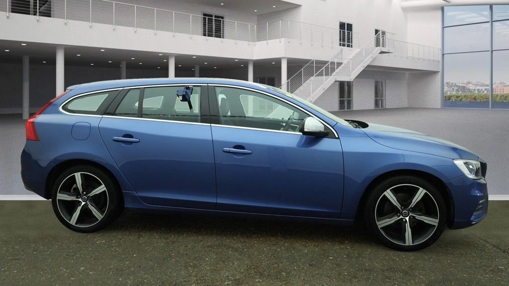 Used Volvo V60 2018 for sale - 76132591: Photo 8