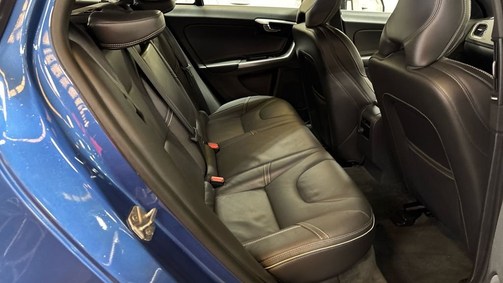 Used Volvo V60 2018 for sale - 76132591: Photo 9