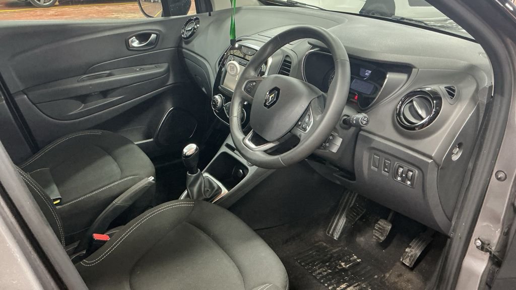 Used Renault Captur 2019 for sale - 77765418: Photo 2