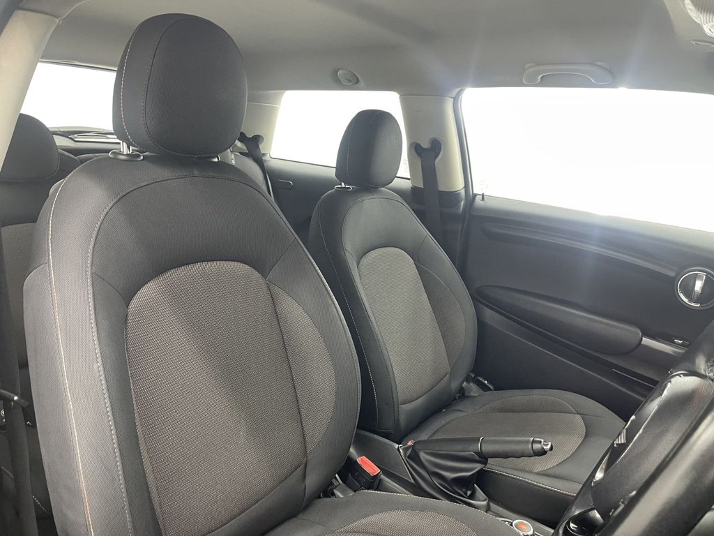 Used MINI Hatch 2018 for sale - 77356405: Photo 2