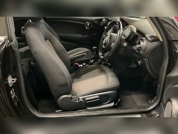 Used MINI Hatch 2018 for sale - 77356405: Photo