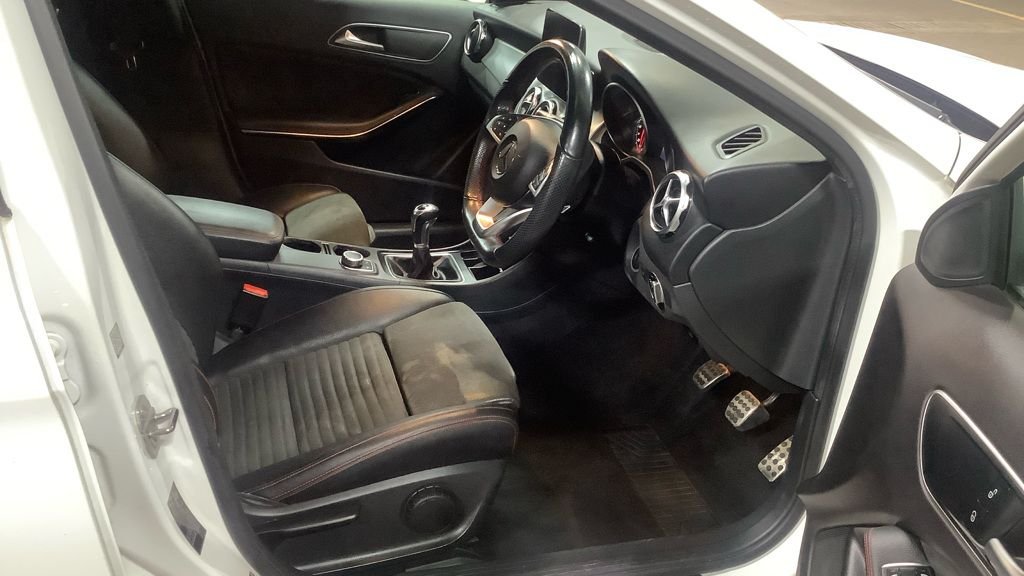 Used Mercedes-Benz GLA 2019 for sale - 76570393: Photo 2