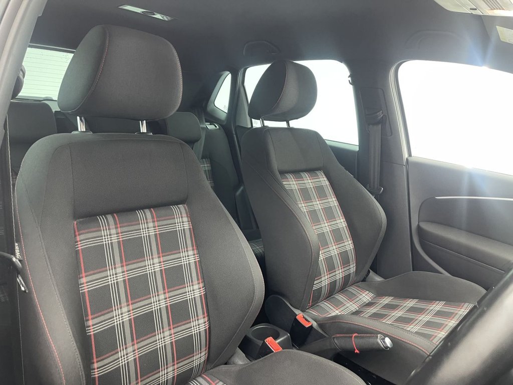 Used Volkswagen Polo 2017 for sale - 76185581: Photo 2