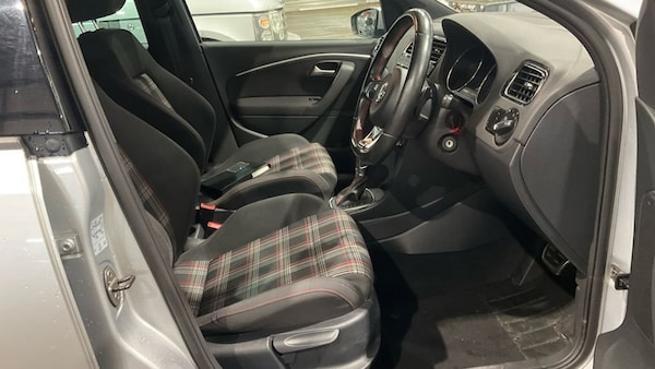 Used Volkswagen Polo 2017 for sale - 76185581: Photo 2