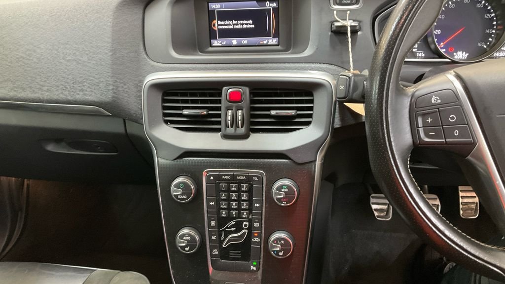 Used Volvo V40 2018 for sale - 76430417: Photo 3