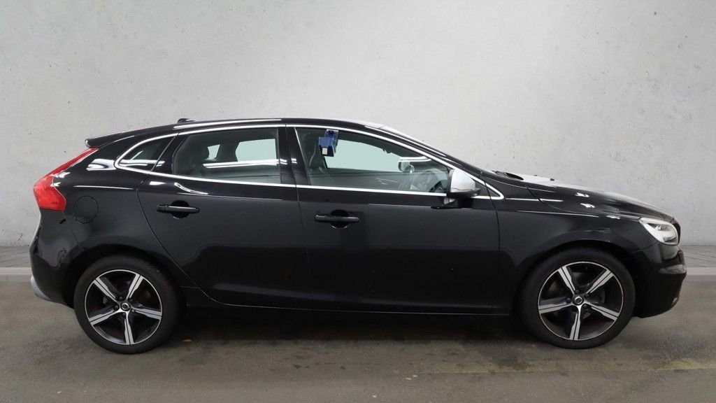 Used Volvo V40 2018 for sale - 76430417: Photo 8