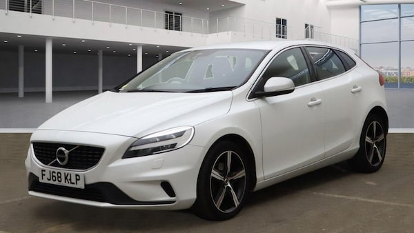 Used Volvo V40 2018 for sale - 76235602: Photo 5