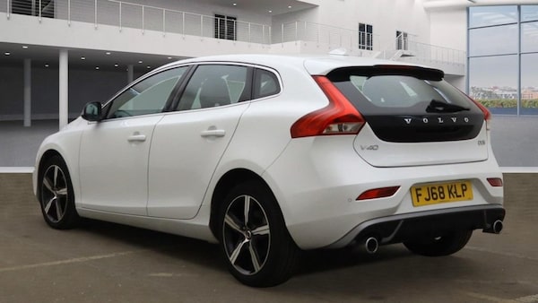 Used Volvo V40 2018 for sale - 76235602: Photo 6