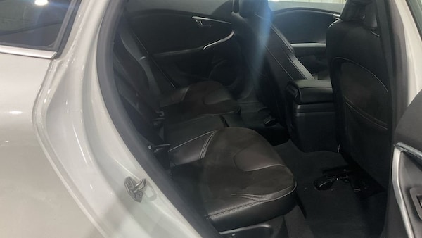 Used Volvo V40 2018 for sale - 76235602: Photo 9