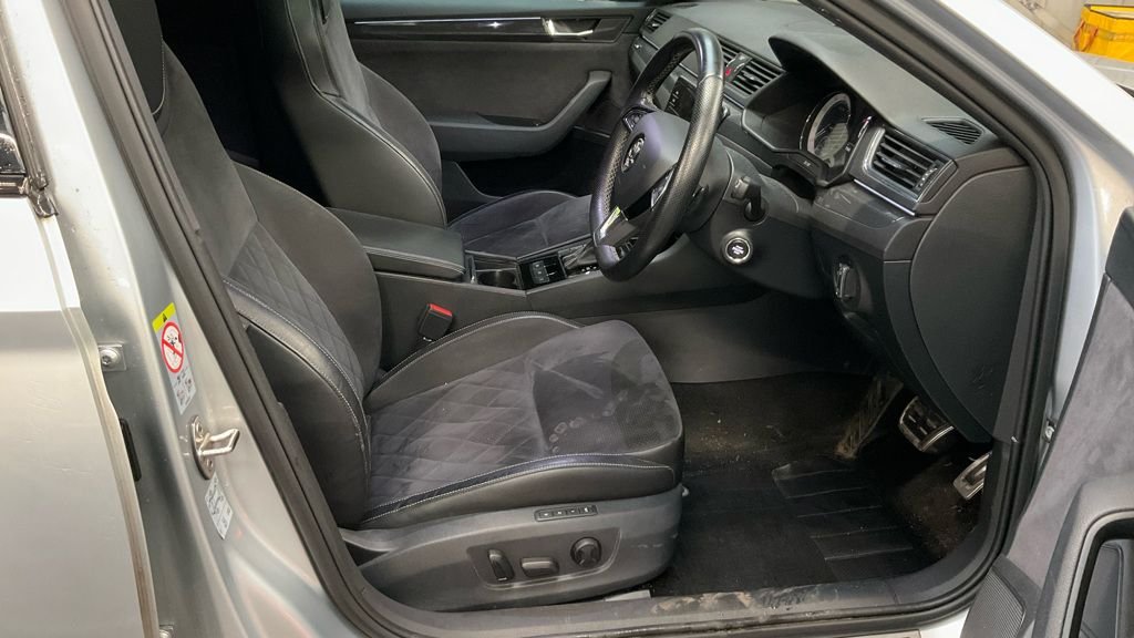 Used Skoda Superb 2019 for sale - 77693561: Photo 2