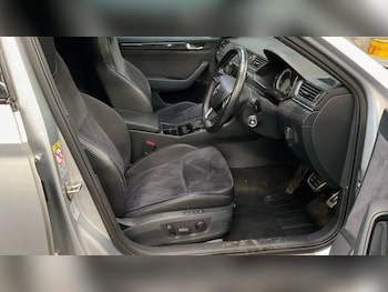 Used Skoda Superb 2019 for sale - 77693561: Photo