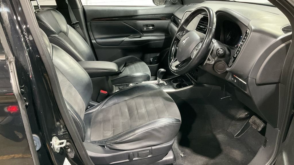 Used Mitsubishi Outlander 2019 for sale - 76731180: Photo 2