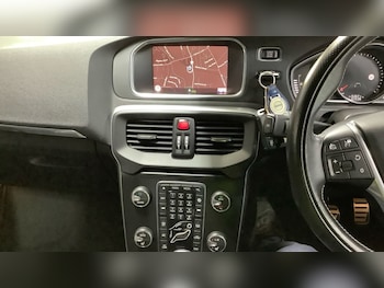 Used Volvo V40 2017 for sale - 77293282: Photo