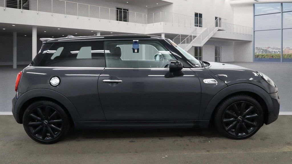 Used MINI Hatch 2018 for sale - 76731231: Photo 17