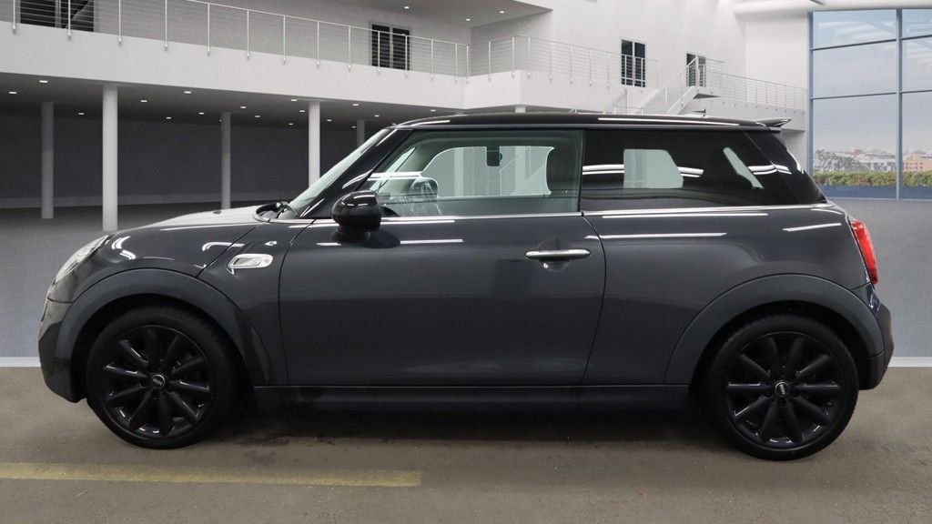 Used MINI Hatch 2018 for sale - 76731231: Photo 18