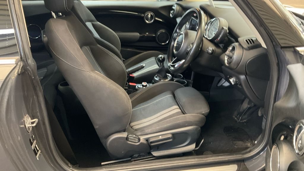 Used MINI Hatch 2018 for sale - 76731231: Photo 21