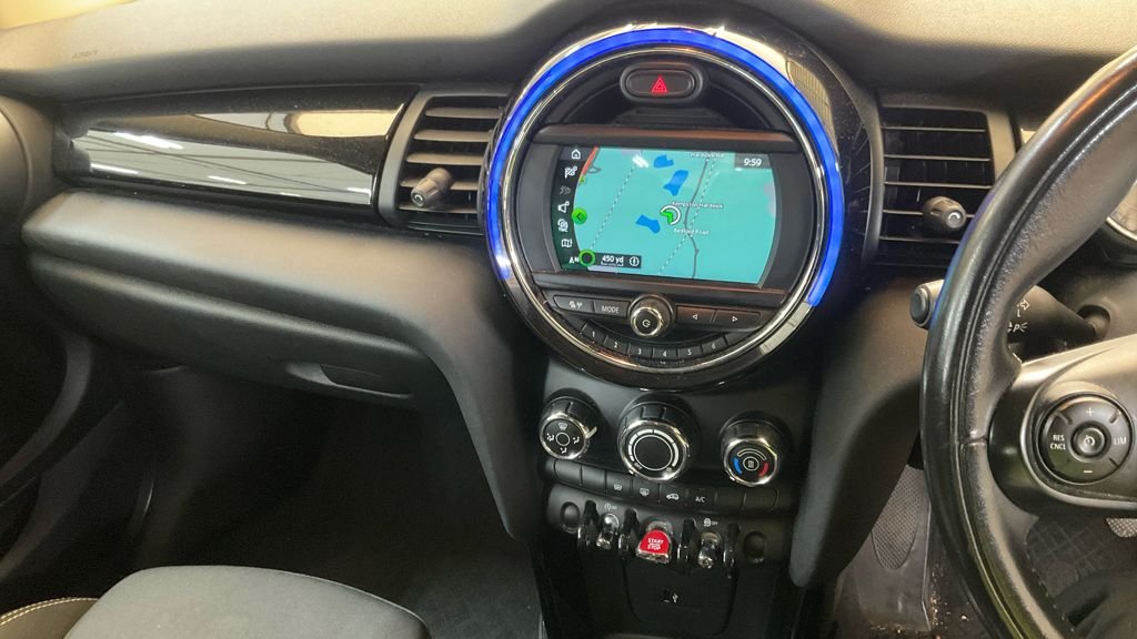 Used MINI Hatch 2018 for sale - 76731231: Photo 23