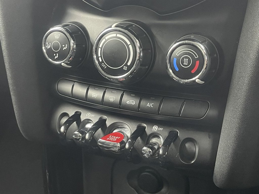 Used MINI Hatch 2018 for sale - 76731231: Photo 31