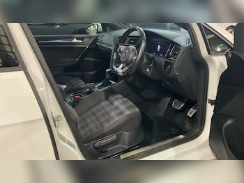 Used Volkswagen Golf 2018 for sale - 76372521: Photo