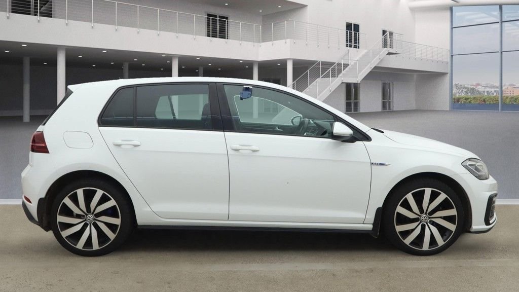 Used Volkswagen Golf 2018 for sale - 76372521: Photo 8