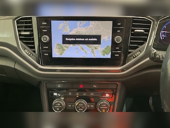 Used Volkswagen T-Roc 2018 for sale - 75573195: Photo
