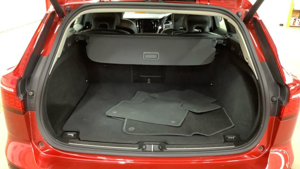 Used Volvo V60 2018 for sale - 76731186: Photo 19