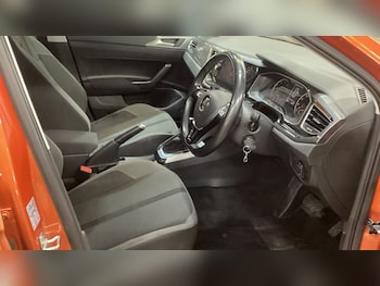 Used Volkswagen Polo 2020 for sale - 76132777: Photo 2
