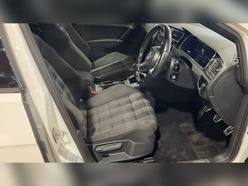 Used Volkswagen Golf 2018 for sale - 77755340: Photo