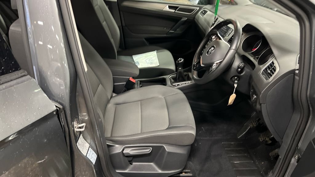 Used Volkswagen Golf SV 2017 for sale - 77288374: Photo 2