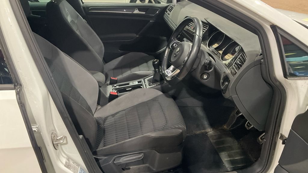 Used Volkswagen Golf 2018 for sale - 78181830: Photo 2